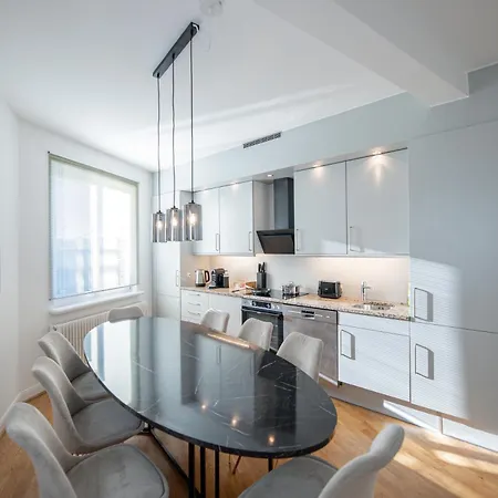 Nestup - 130 Qm Maisonette-penthouse - Dachterrasse Mit Exklusivem Panoramablick 公寓 *