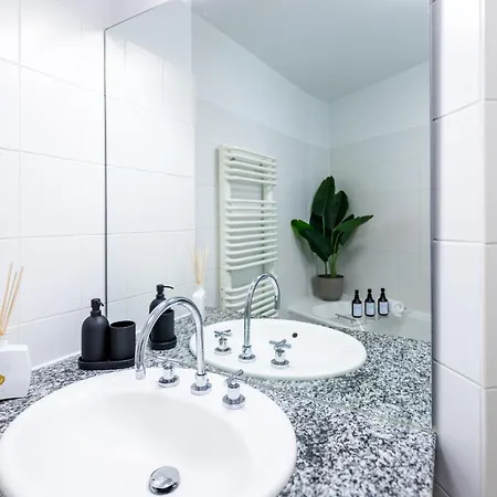 130 Qm Maisonette-penthouse - Dachterrasse Mit Exklusivem Panoramablick Apartment *