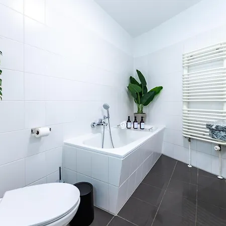Apartment 130 Qm Maisonette-penthouse - Dachterrasse Mit Exklusivem Panoramablick *
