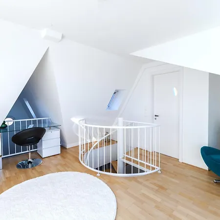 Lägenhet 130 Qm Maisonette-penthouse - Dachterrasse Mit Exklusivem Panoramablick *